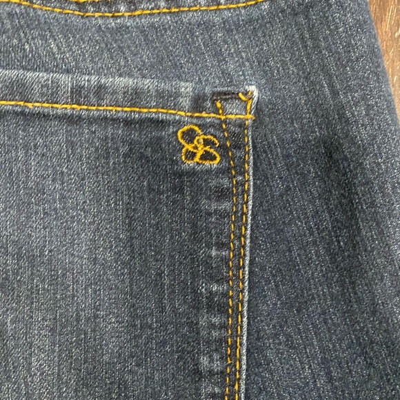 EUC Jessica Simpson Dark Wash Kiss Me Bootcut Jeans Size 30L - Picture 3 of 6